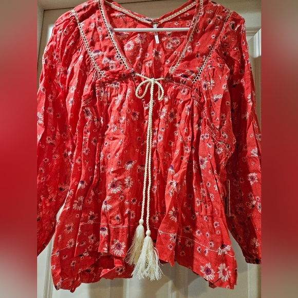 Free People Never A Dull Moment Blouse Red Floral Hi Low Hem Lace Cotton Sm NWT - Picture 8 of 16